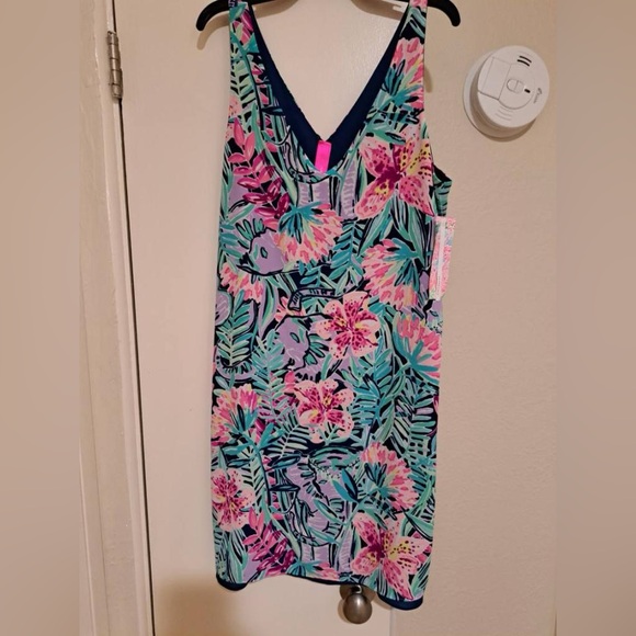 Lilly pulitzer reversible shift dress Size Medium NWT - Picture 2 of 8